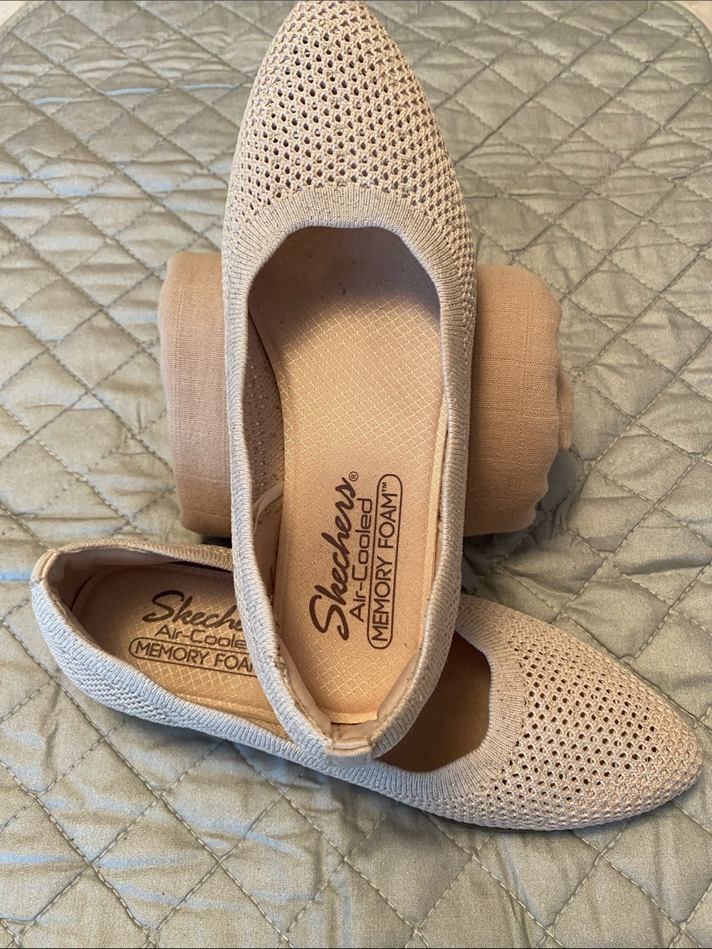 Skechers memory foam cream shoes ladies size 7